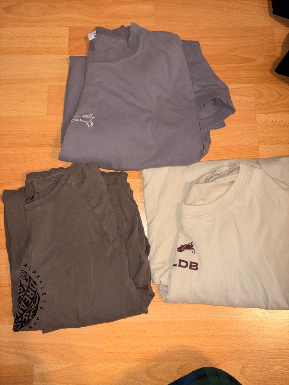 3 alphalete shirt bundle